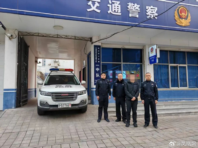 小米车主城区飙车时速近300被抓