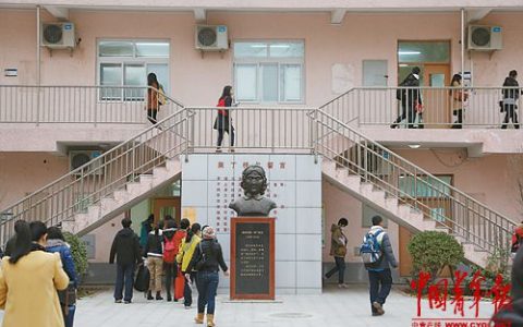强暴少女却逍遥法外10余年：犯罪团伙中7人曾是人大代表 4成是机关干部