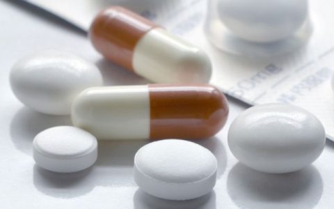 徐峥的电影为了艺术表现效果刻意丑化了制药公司的形象