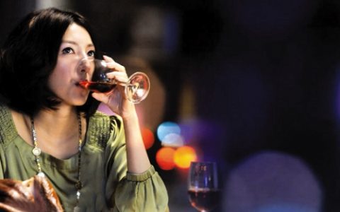 剩女为什么不去追求那些“配得上自己”的男生？