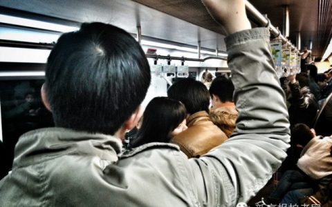 出站像穿越，重庆地铁6号线曹家湾站
