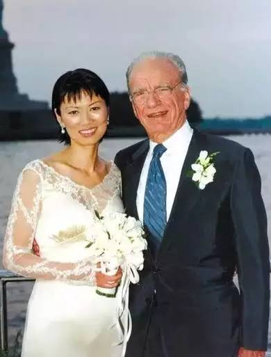 撩汉无往不胜的邓文迪，这次恋爱“唯一的解释”该是爱情了吧？