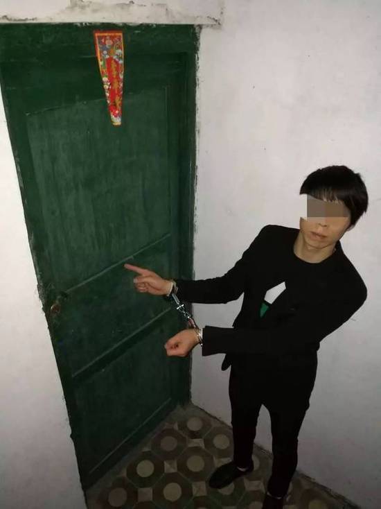 男子入室盗窃后留纸条：小妹你的裸照好性感啊！