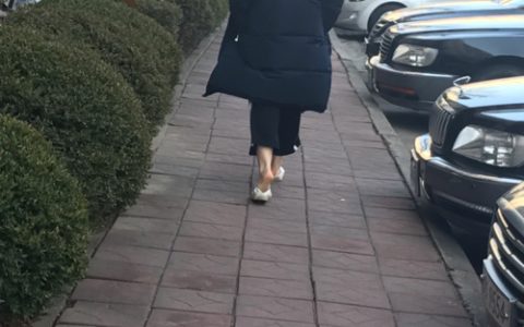 用你们那的方言“拖鞋”怎么说？印象中我们那的老人会叫“趿拉板”
