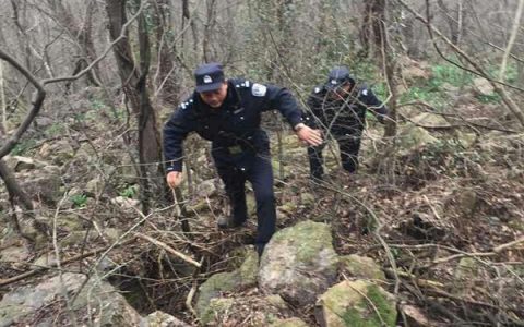 患癌老人不愿拖累家人出走15个月 被发现时成白骨