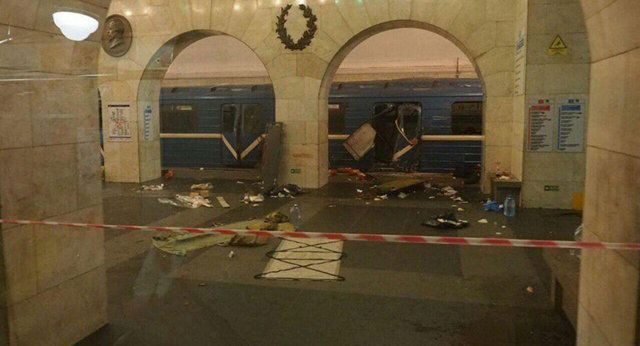圣彼得堡一地铁车厢发生爆炸