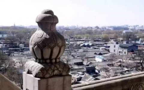 历史和现实，其实还是有距离的。