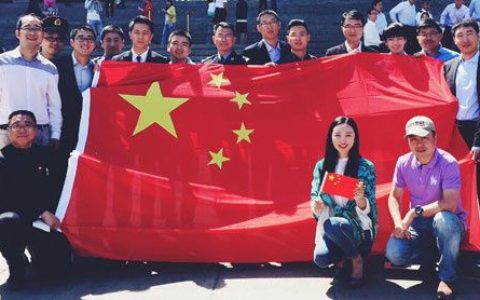 共青团中央微博怒怼知乎：知乎的“政治敏感”，到底是谁的“政治敏感”呢？