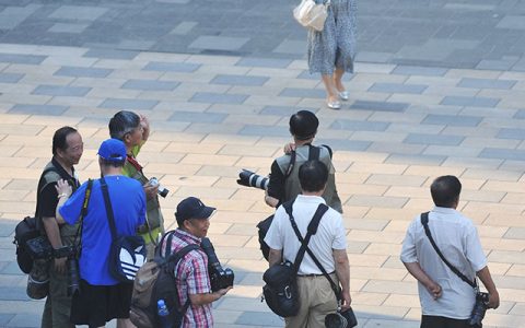 街拍路上的人（2）