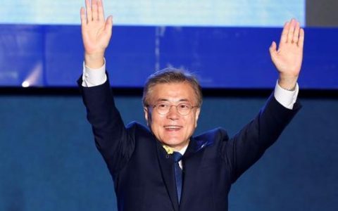 韩剧更新，收容所出生的“平民少年”文在寅当选第19届韩国总统