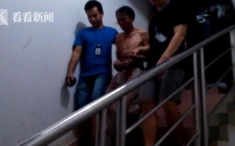 两兄弟玩王者荣耀，弟弟因输掉游戏持刀砍伤哥哥。