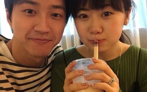 台湾乒乓球选手江宏杰刚刚在微博报喜，宣布爱妻福原爱已经怀孕。
