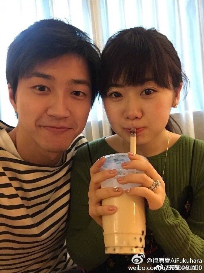 台湾乒乓球选手江宏杰刚刚在微博报喜，宣布爱妻福原爱已经怀孕。