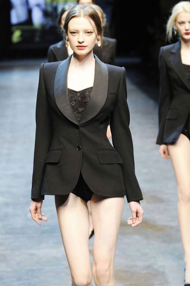 Dolce&Gabbana满屏的腿啊！很酷。