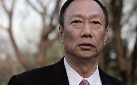 叔你是来卖萌的嘛？股东心疼郭台铭：太辛苦钱又多看不下去