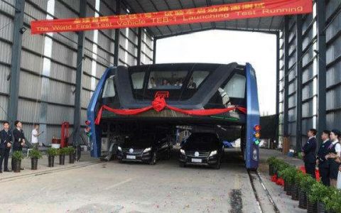 互联网的记忆：那些曾经为“巴铁”热赞的媒体和大V