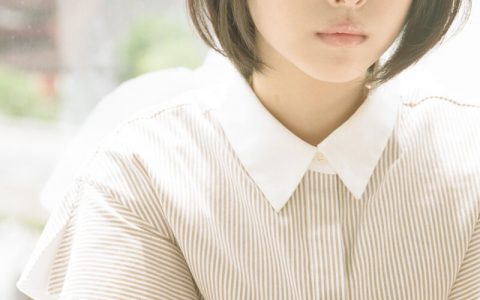 看不懂标题就看图吧：美しすぎる16歳！浜辺美波さん「実はすごくたくさん食べます（笑）」