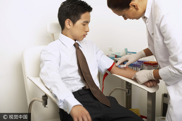 注射「青少年血液」可抗老　回春公司：输血1次收费8千美元。