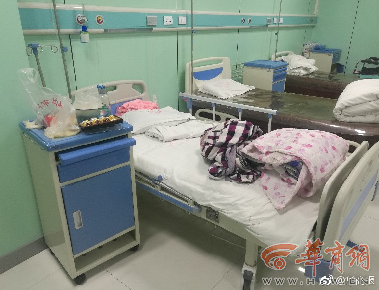 陕西一产妇喊疼想剖腹产被家属多次拒绝，跳楼自杀身亡。