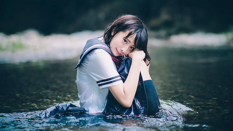 青山绿水间湿身美少女 日本jk制服美少女摄影第二弹 涨姿势