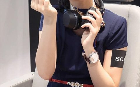 2017香港视听展短裙黑丝大秀美腿的漂亮小姐姐微博找到了
