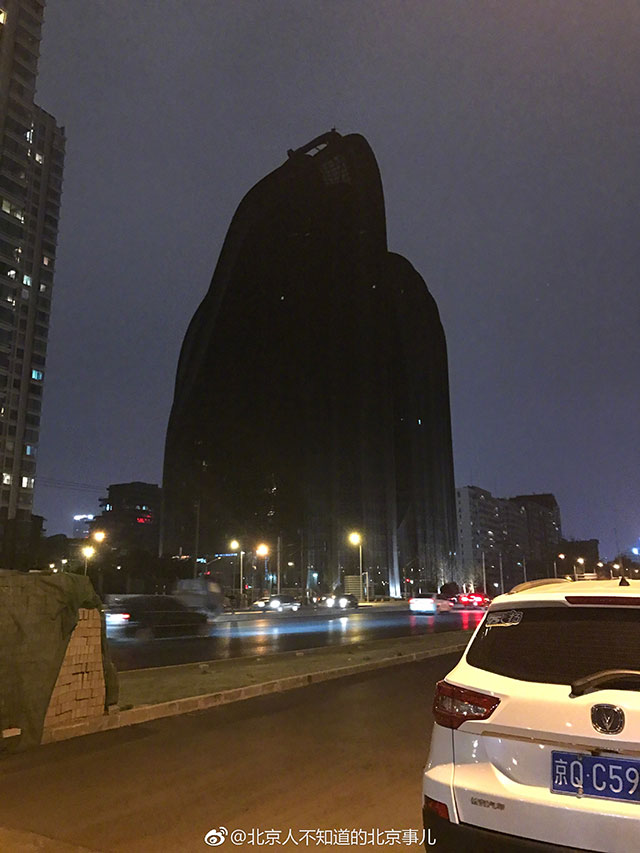 北京朝阳公园南边备受争议的的骏豪，有人认为它黑暗、扭曲、可怕。你怎么看？