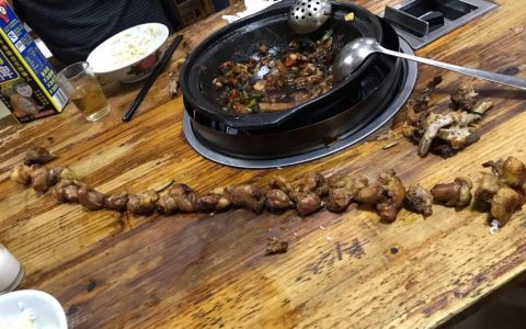 以为吃出了长颈鹿