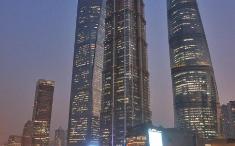 勿忘国耻后面的四个字是：发愤图强