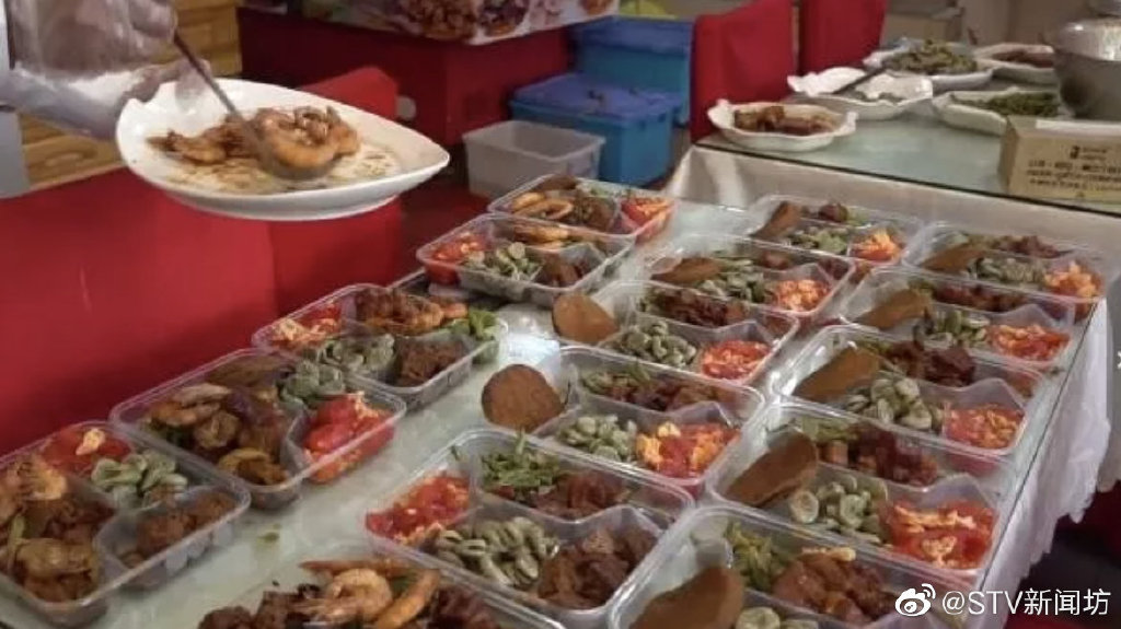上海一餐厅老板坚持5年，自费20万送免费午餐