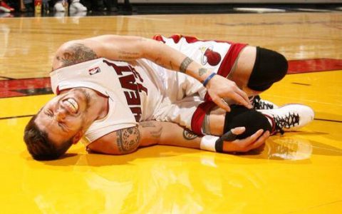 NBA 球员在非中场阶段……尿急了可怎么办？