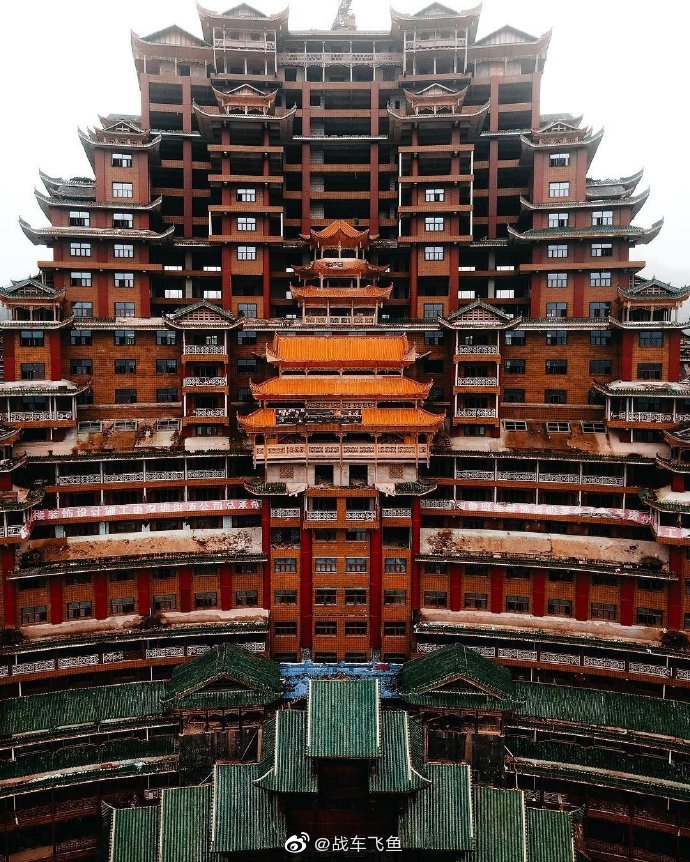 贵州的建筑快要赶上重庆的建筑了。 ​​​​