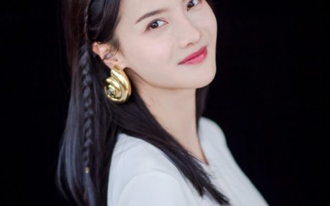 被吴秀波三番四次骚扰的张芷溪，颜值很高！