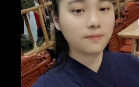 这个道长不用画符镇邪，可以直接物理超度了