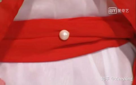 《武林外传》中同为千金小姐，为什么佟湘玉表现得这么抠门，小郭却是大手大脚花钱？
