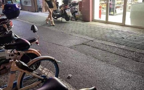 这也太离谱了！！！