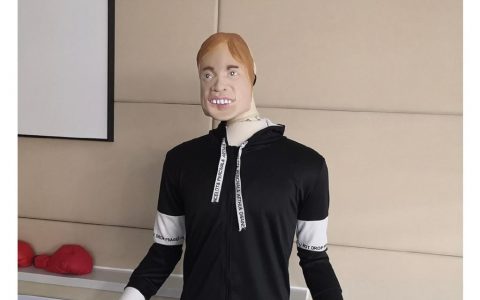 学校解压室里的器材