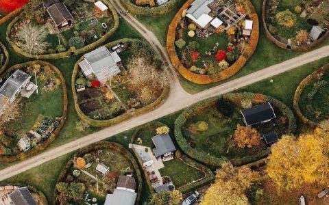 丹麦小城奈鲁姆，独门独户，圆形花园，好可爱啊！ ​​​​