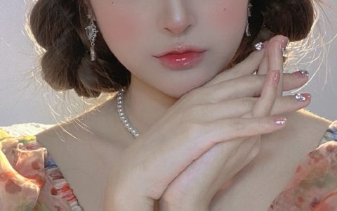 莫奈花园油画少女