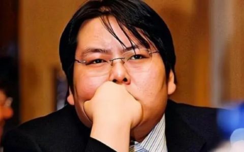 悬赏 2100 万，山西前首富是如何败光百亿家产？