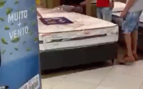 这属于是社交猖狂症了吧