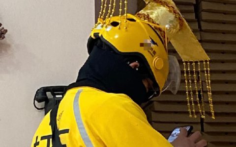 皇上都去送外卖了，我有什么理由不工作