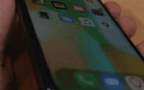 苹果掏不出来的 C 口 iPhone，竟然被一个学生造出来了