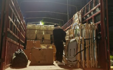 搬货之类的都很容易遇上坐地起价，这几年越来越过分了