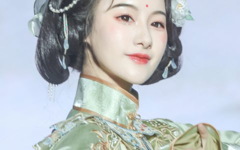 女孩子总有千百万种不同的美丽，让我喜欢。