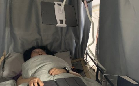 这位朋友把大学上出了ICU的感觉 ​​​​