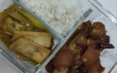 妈妈因为我上班带饭哭了