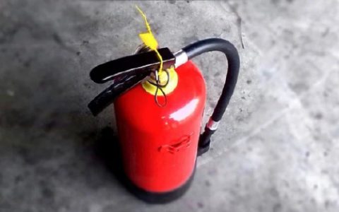 天下武器之首：灭火器