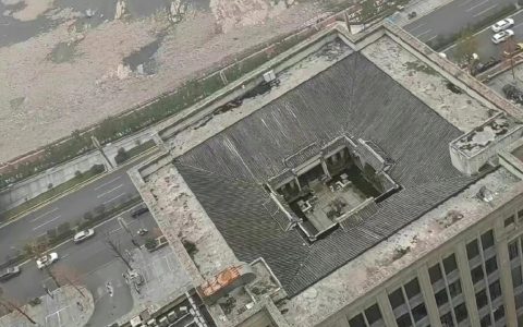 真正低调的有钱人盖空中四合院都要凹进去 ​​​​