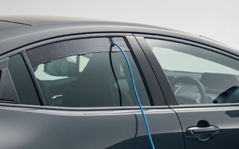 丰田魔幻操作，新款普锐斯的对外放电功能，可防止雨水或昆虫进入车内！ ​​​​