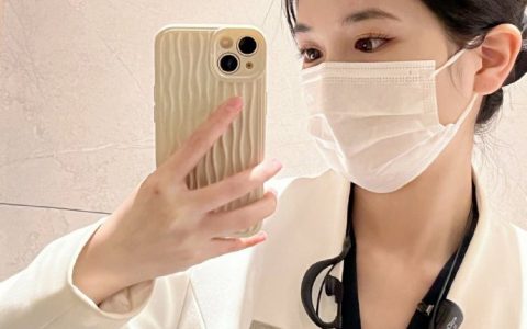 三年了，商家等着我们报复性消费，结果我们都选择放下仇恨。